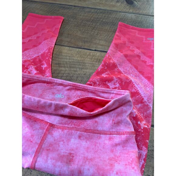 Alo Yoga Airbrush Poppy Casbah Athletic Workout Womens Cropped Leggings Size XS - Picture 8 of 8
